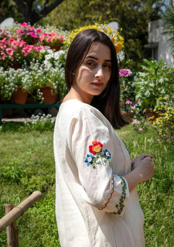 White Garden Bloom Embroidered Kurta Set